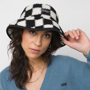Vans winterset checkerboard sherpa bucket hat